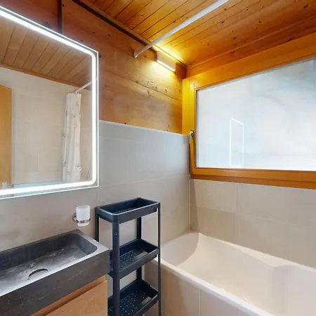 At The Bottom Of The Slopes In Crans-montana, Cosy Atmosphere Appartement
